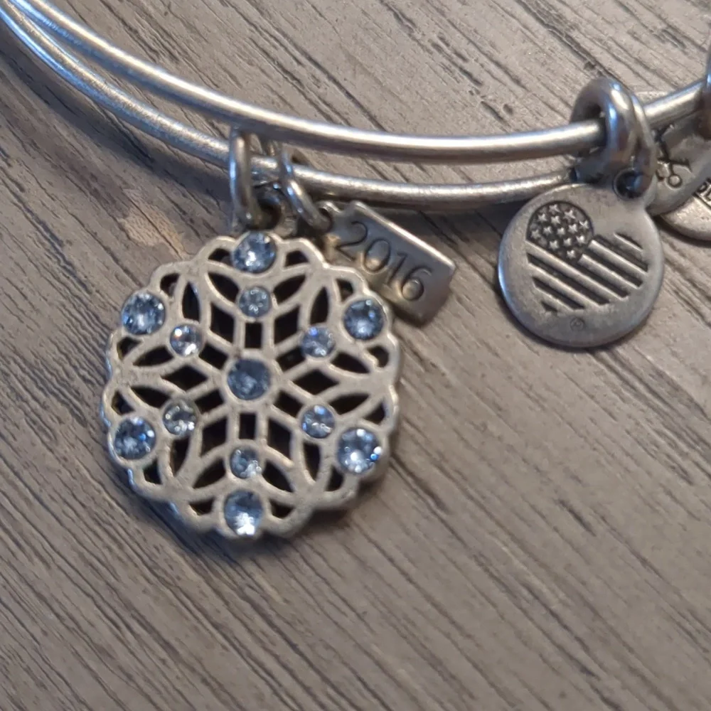 Alex and Ani Limited Edition Snowflake bangle 2016